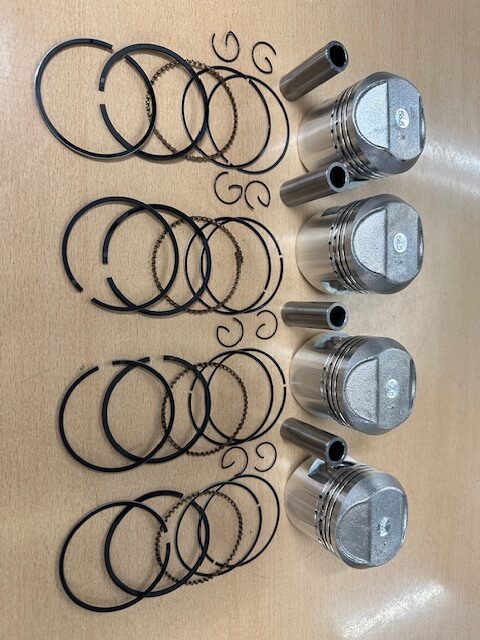 SUZUKI GS550 (1977-82) PISTON KIT SET OF X4 (SEE DROP DOWN BOX FOR SIZES)