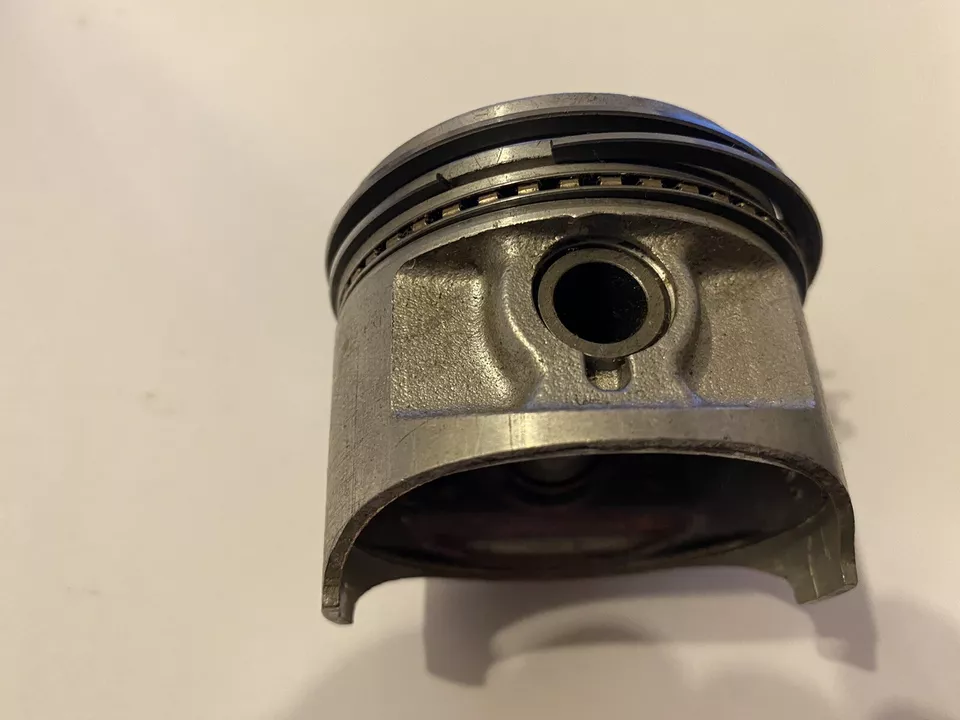 KAWASAKI Z650, KZ650 1.00 OVERSIZE PISTON KIT NOS