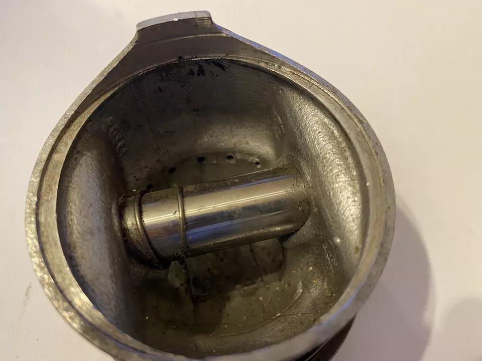 KAWASAKI Z650, KZ650 1.00 OVERSIZE PISTON KIT NOS - Image 2