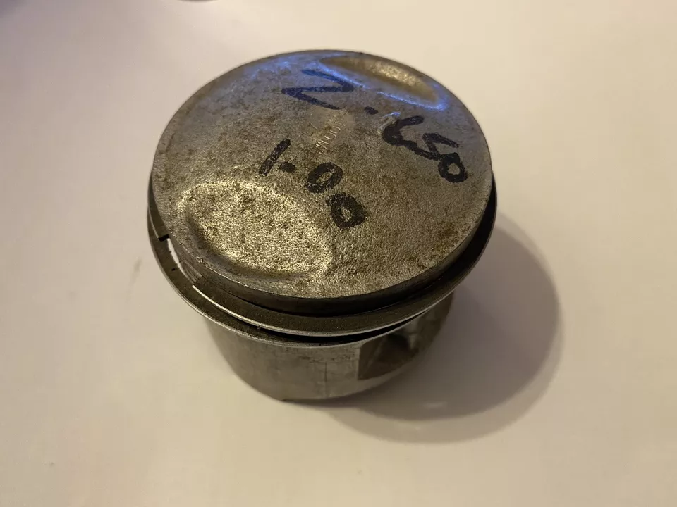 KAWASAKI Z650, KZ650 1.00 OVERSIZE PISTON KIT NOS - Image 3