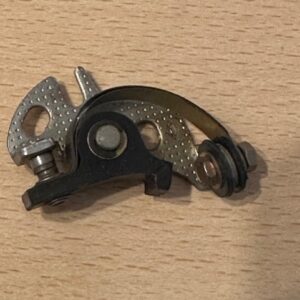 SUZUKI GT185 A/B/C/K/L/M, SUZUKI S23, SUZUKI 150, SUZUKI T10, D23R CONTACT POINTS R/H SET 31440-09010 (MADE IN JAPAN)