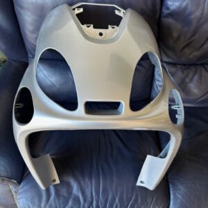 YAMAHA YP125E MAJESTY (2000-03) LEG SHIELD FRONT BODYWORK LIGHT SILVER 5NR-F8311-00 NOS