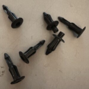 YAMAHA FAIRING CLIPS (PUSH BUTTON TYPE) M6 BUTTON WITH 3.5mm SHAFT X 23mm LONG (EACH)