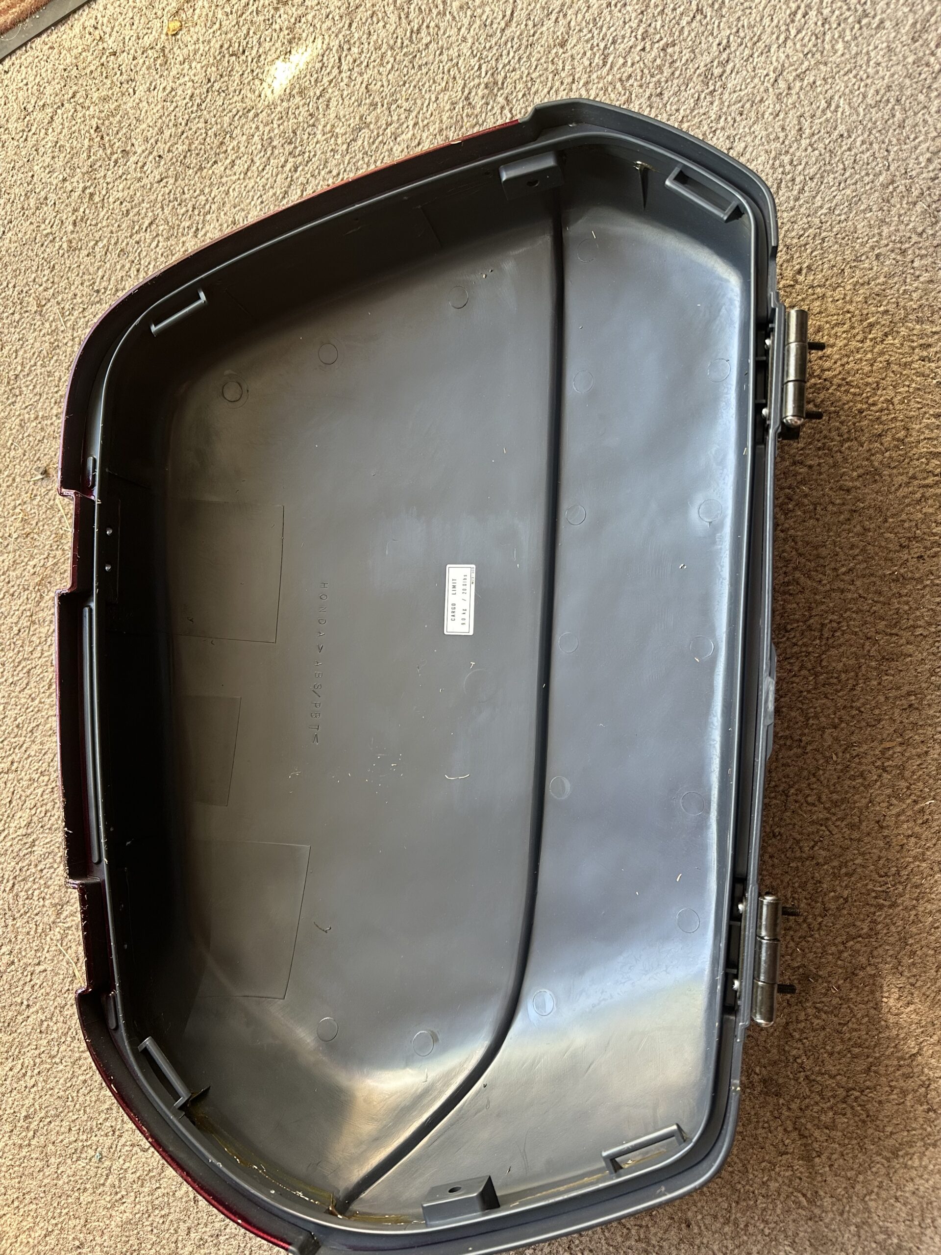 HONDA ST1100 PAN EUROPEARN SC26 (1990-01) R/H PANNIER LID Candy Wineberry Red **NEW** 81450-MT3-405-ZC - Image 2