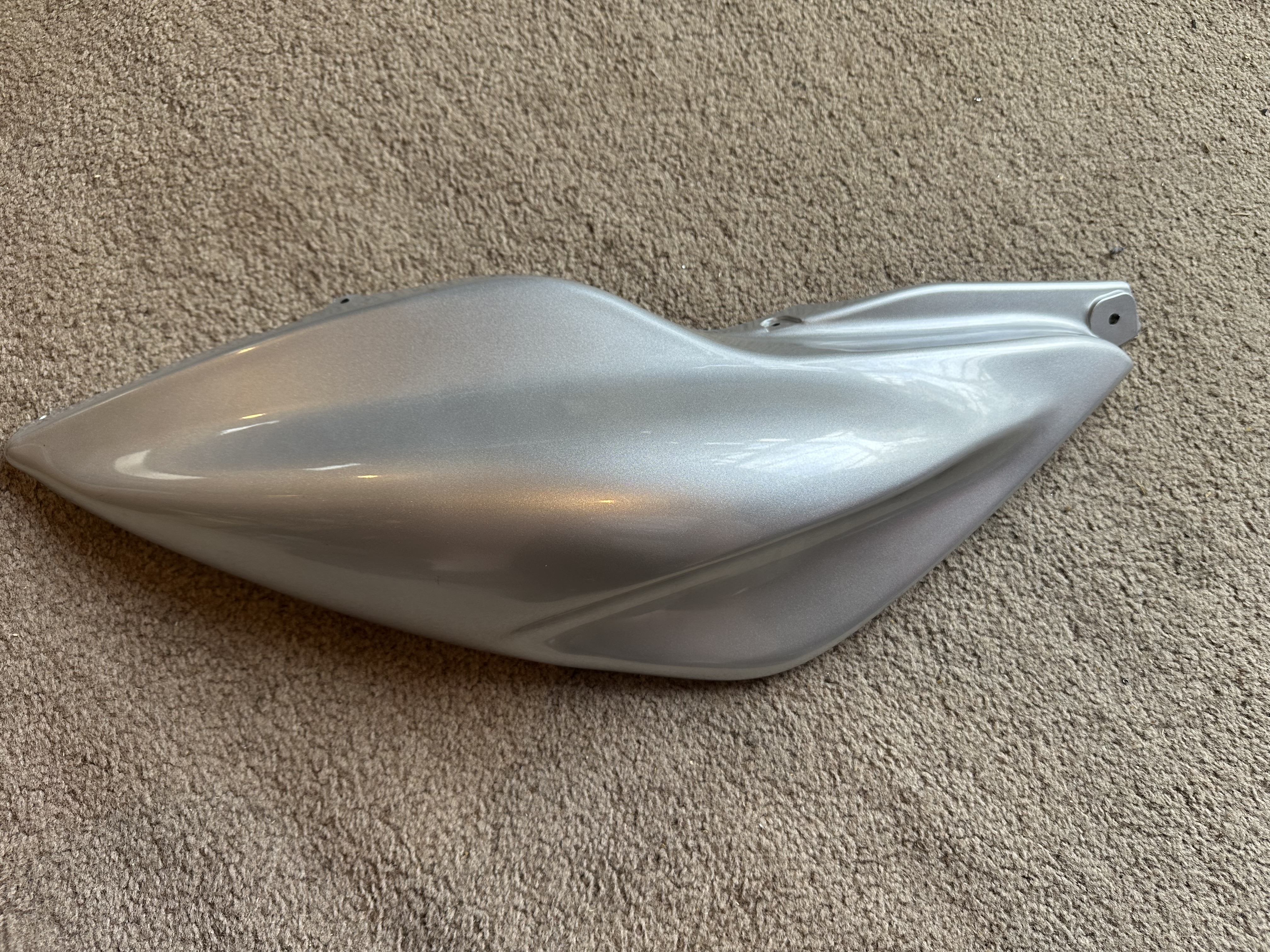 YAMAHA YQ50 & YQ100 AEROX (1997-05) RIGHT HAND SIDE PANEL SILVER METALLIC 5BR-F1741-01-P1 (NOS)