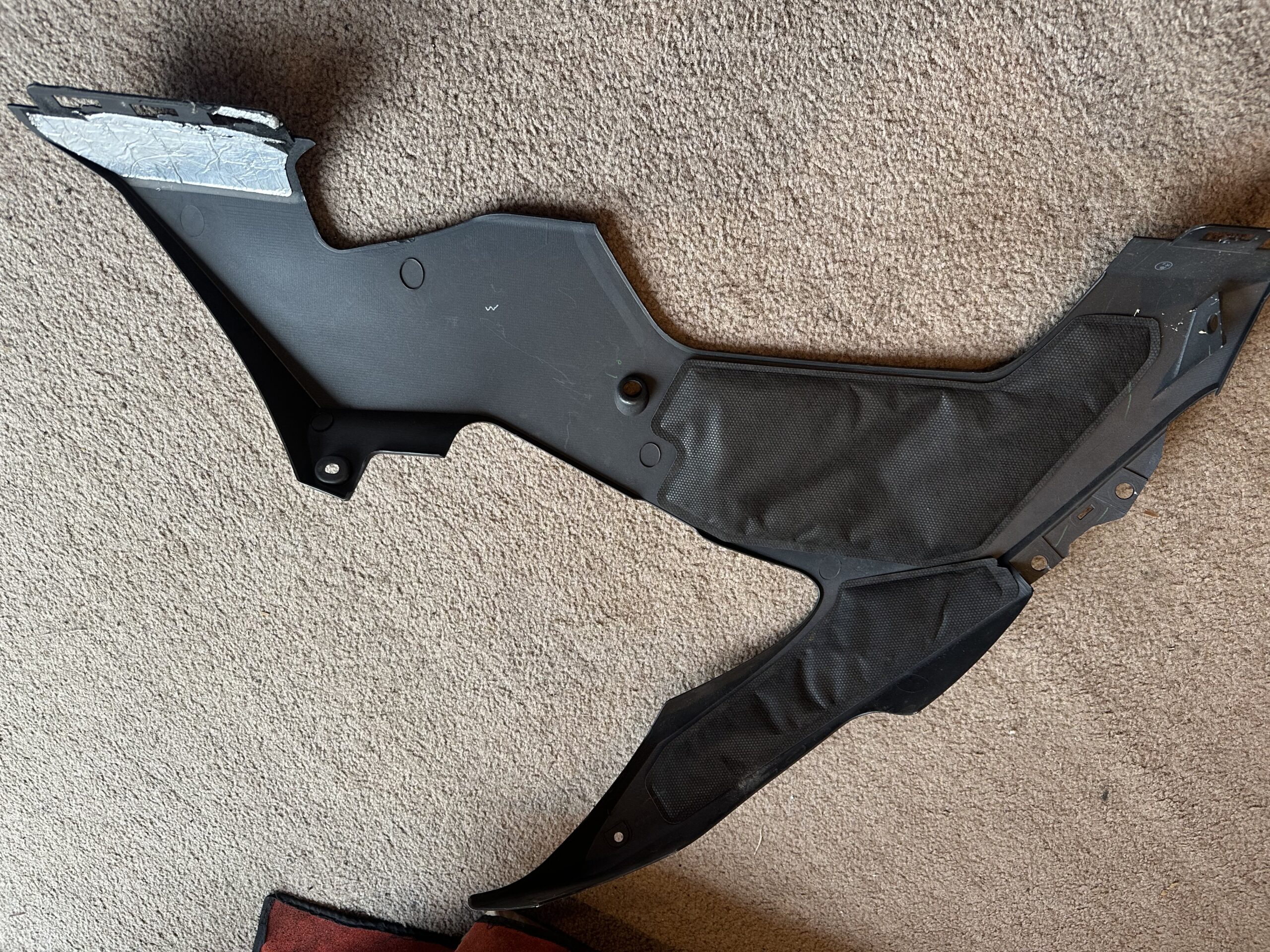 YAMAHA YZF-R1 (2004-05) 5VY MODELS LOWER R/H FAIRING DEEP GREENISH GRAY METALLIC (NOS) 5VY-Y2809-00-P3 - Image 3