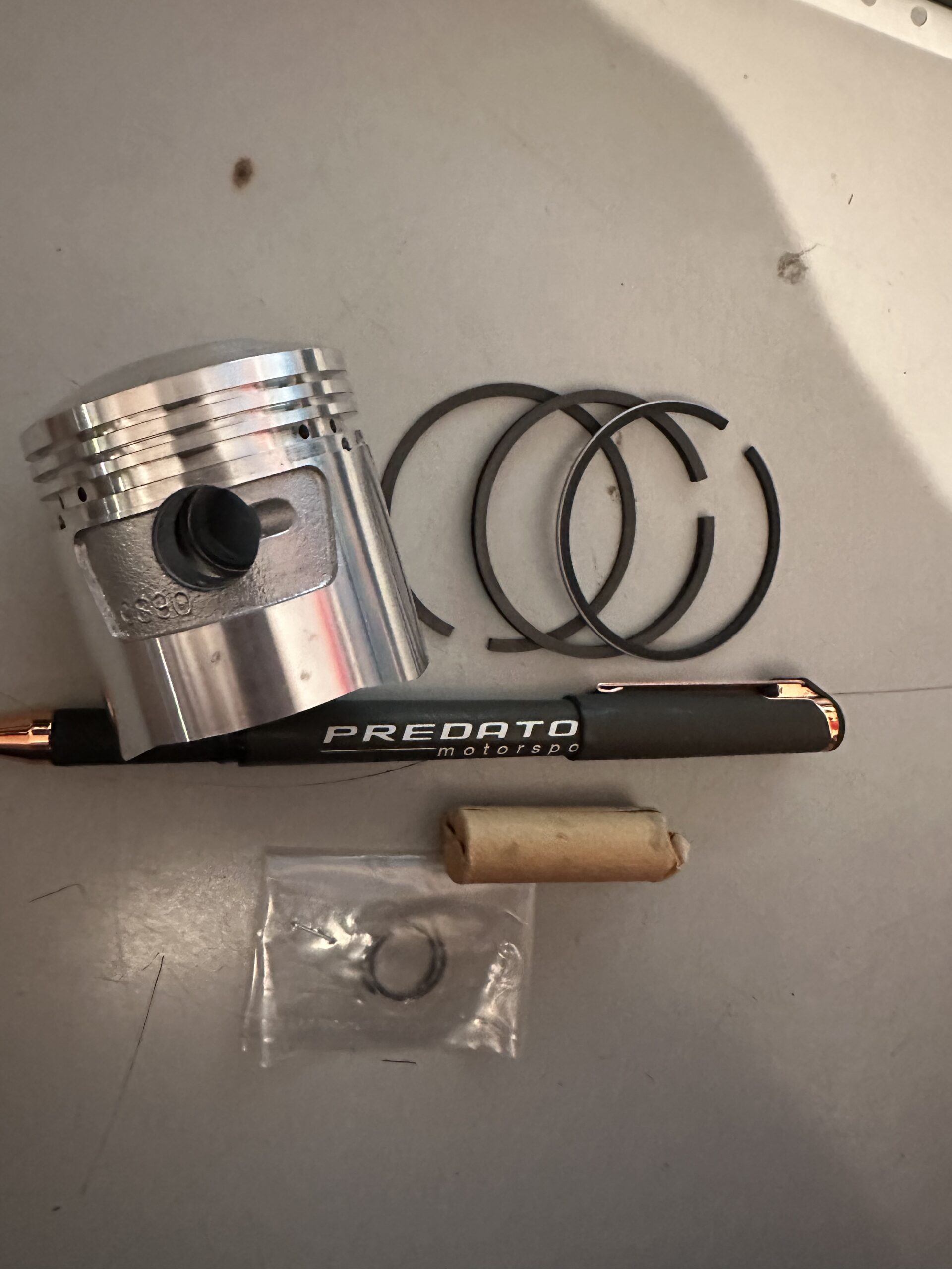 HONDA C90 OLD 6V MODEL, C200, CA200, CM90, CT200 (1963-82) PISTON KIT IN STD/0.25/0.50/0.75/1.00 (SEE DROP DOWN BOX) HC906VPK