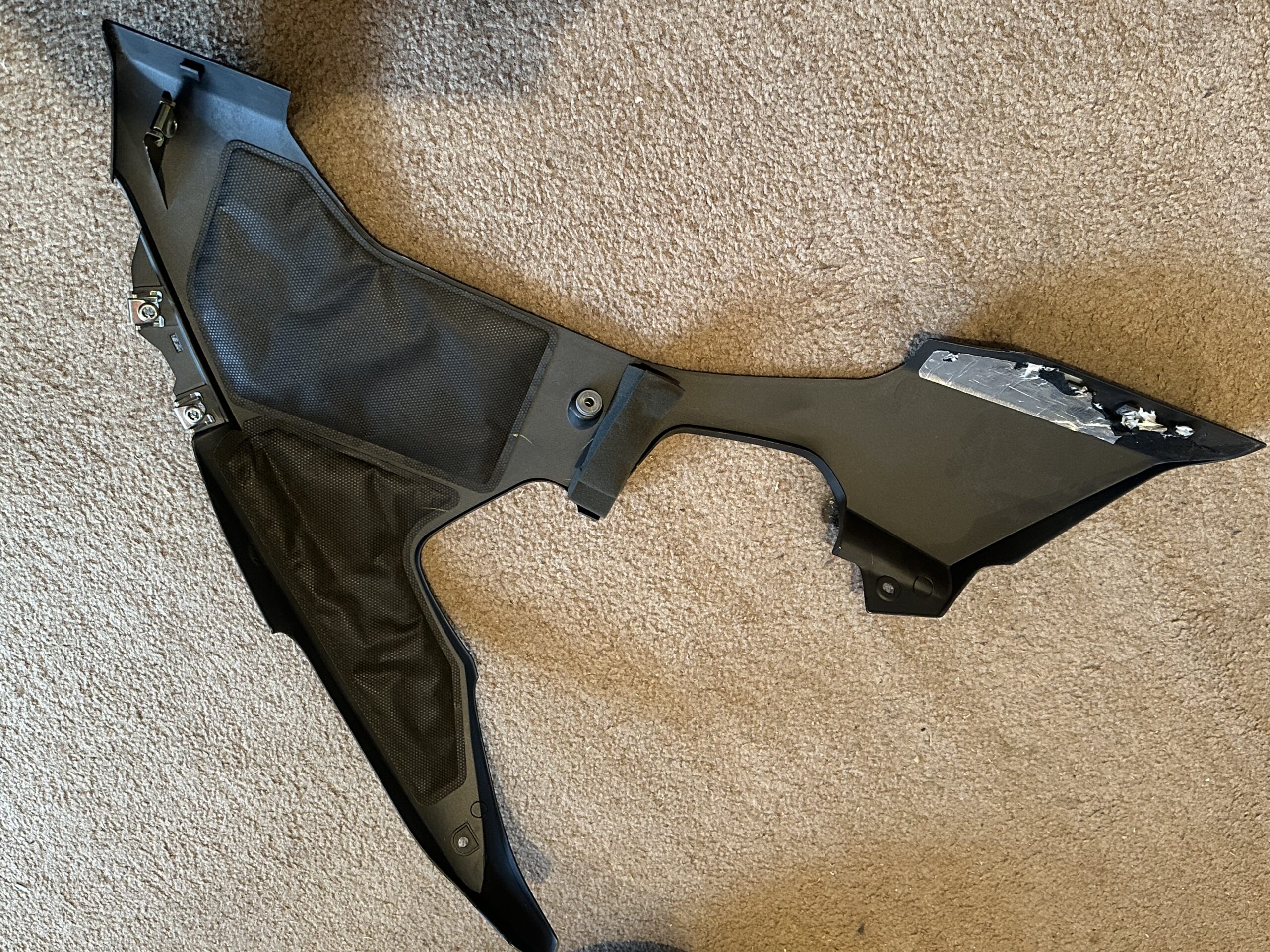 YAMAHA YZF600R R6 4TV/4WD/4WE (2002-03) L/H FAIRING LOWER PANEL IN MATT BLACK GENUINE NEW 4TV-Y283U-1J-P3 - Image 2